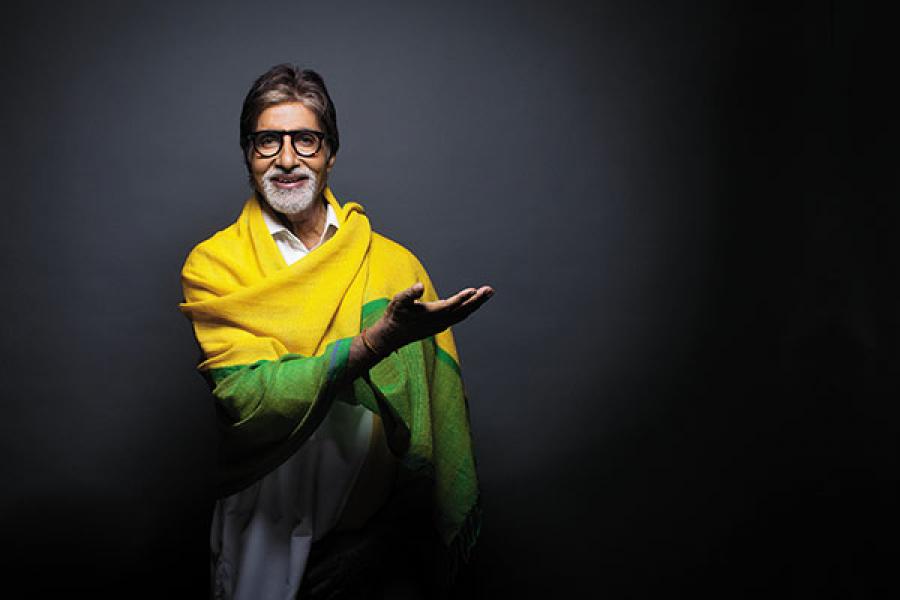Amitabh Bachchan Height in Feet Without Shoes